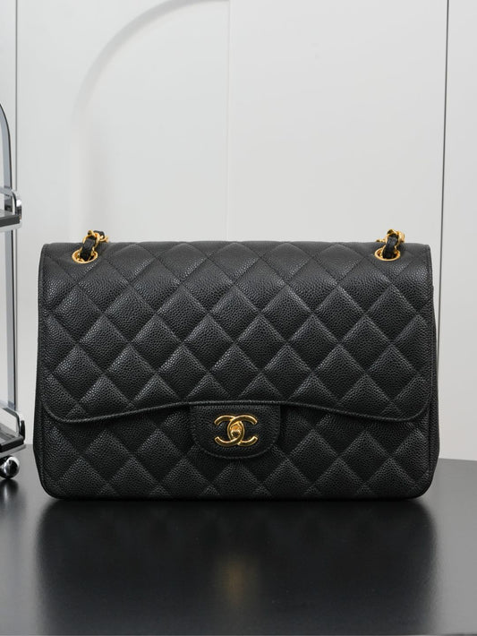 CHANEL 𝗖𝗹𝗮𝘀𝘀𝗶𝗰 𝗙𝗹𝗮𝗽 𝐉𝐮𝐦𝐛𝐨 ｜正品皮 鱼子酱 黑金