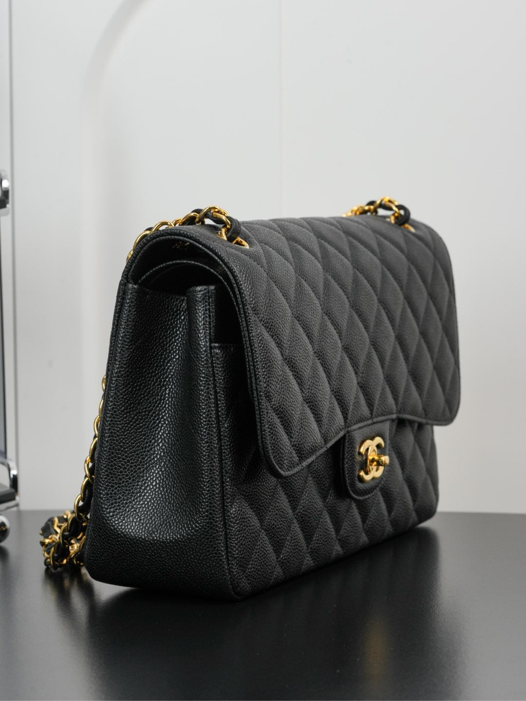 CHANEL 𝗖𝗹𝗮𝘀𝘀𝗶𝗰 𝗙𝗹𝗮𝗽 𝐉𝐮𝐦𝐛𝐨 ｜正品皮 鱼子酱 黑金