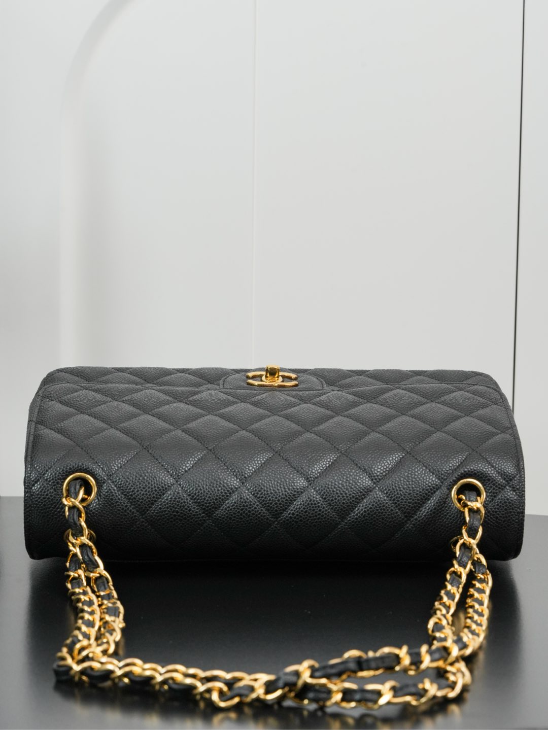 CHANEL 𝗖𝗹𝗮𝘀𝘀𝗶𝗰 𝗙𝗹𝗮𝗽 𝐉𝐮𝐦𝐛𝐨 ｜正品皮 鱼子酱 黑金