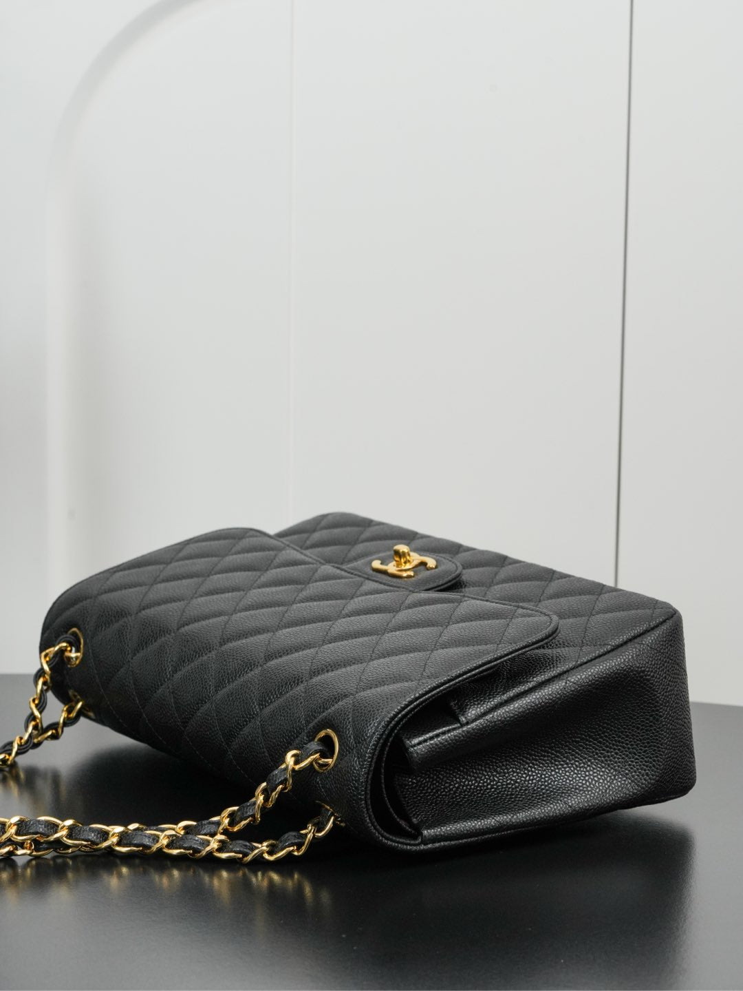 CHANEL 𝗖𝗹𝗮𝘀𝘀𝗶𝗰 𝗙𝗹𝗮𝗽 𝐉𝐮𝐦𝐛𝐨 ｜正品皮 鱼子酱 黑金