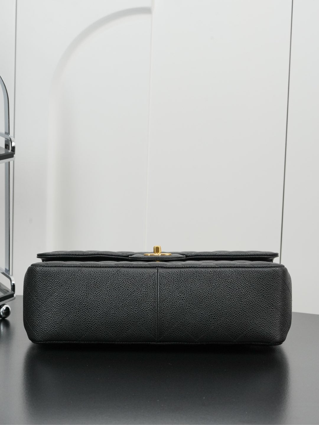 CHANEL 𝗖𝗹𝗮𝘀𝘀𝗶𝗰 𝗙𝗹𝗮𝗽 𝐉𝐮𝐦𝐛𝐨 ｜正品皮 鱼子酱 黑金