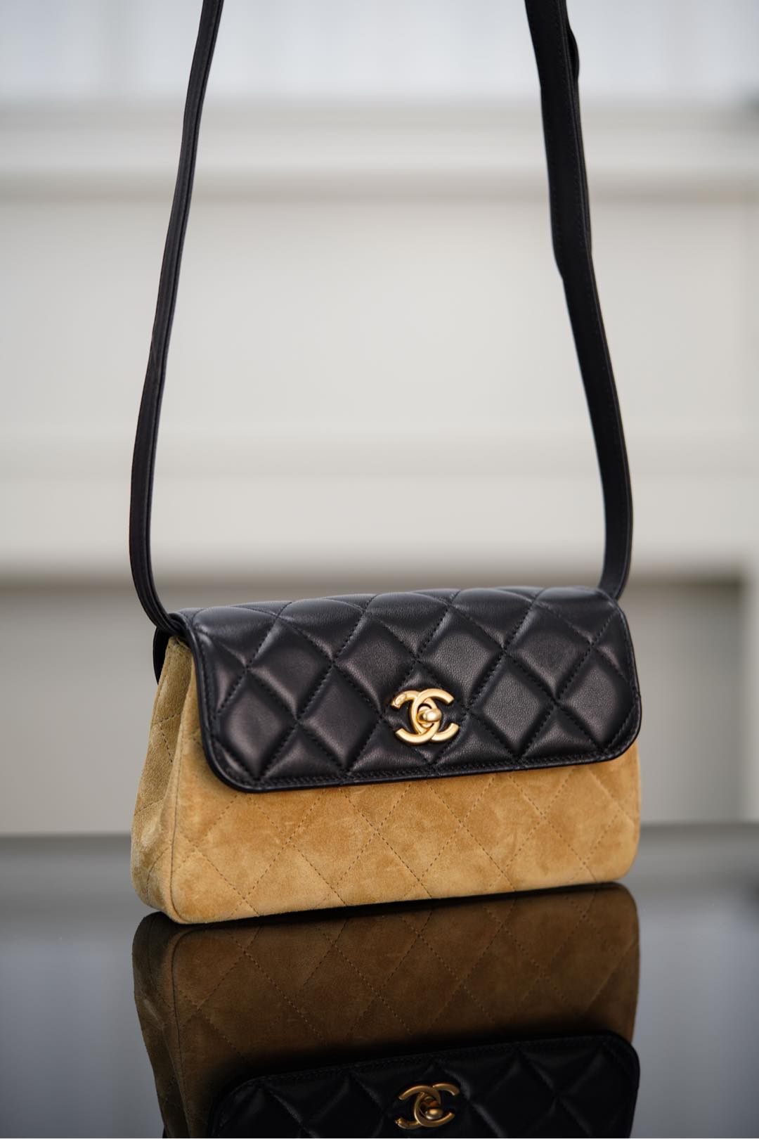 CHANEL 𝟐𝟓𝐀 高级手工坊 拼皮口盖包