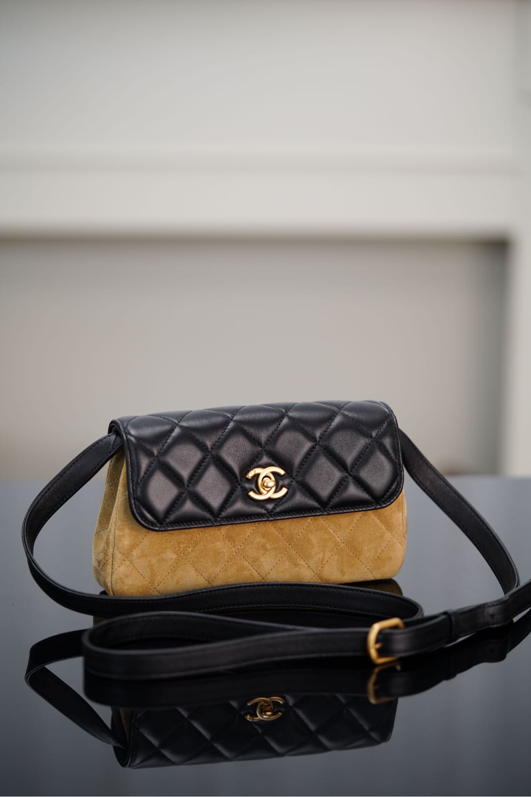 CHANEL 𝟐𝟓𝐀 高级手工坊 拼皮口盖包