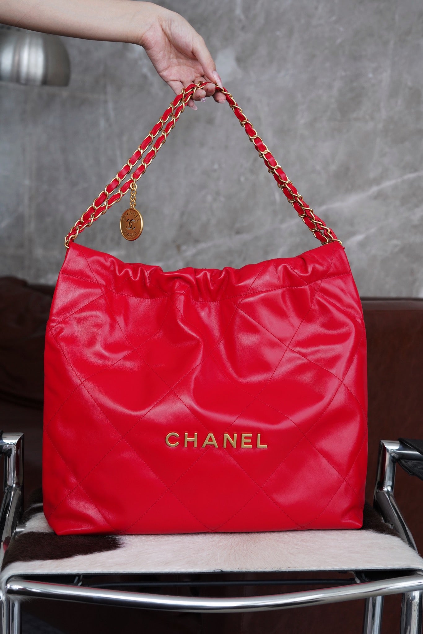 CHANEL 23B秋冬新款 𝟐𝟐手袋 正品尾皮  中号 中国红🇨🇳