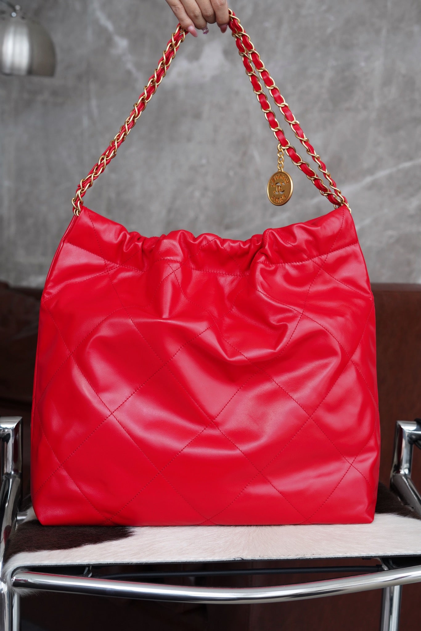 CHANEL 23B秋冬新款 𝟐𝟐手袋 正品尾皮  中号 中国红🇨🇳