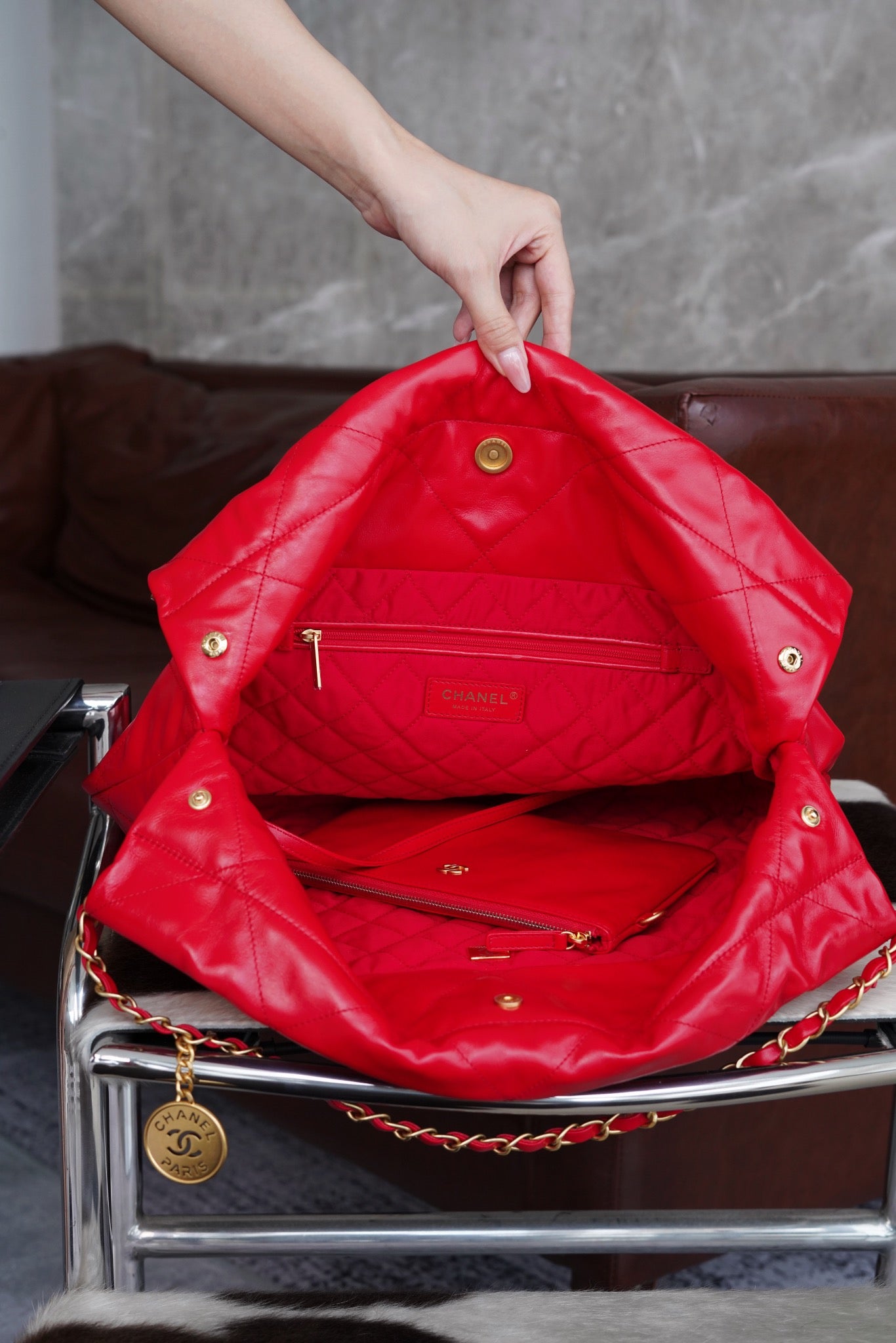CHANEL 23B秋冬新款 𝟐𝟐手袋 正品尾皮  中号 中国红🇨🇳