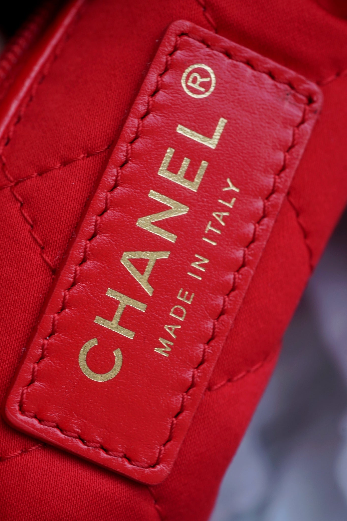 CHANEL 23B秋冬新款 𝟐𝟐手袋 正品尾皮  中号 中国红🇨🇳