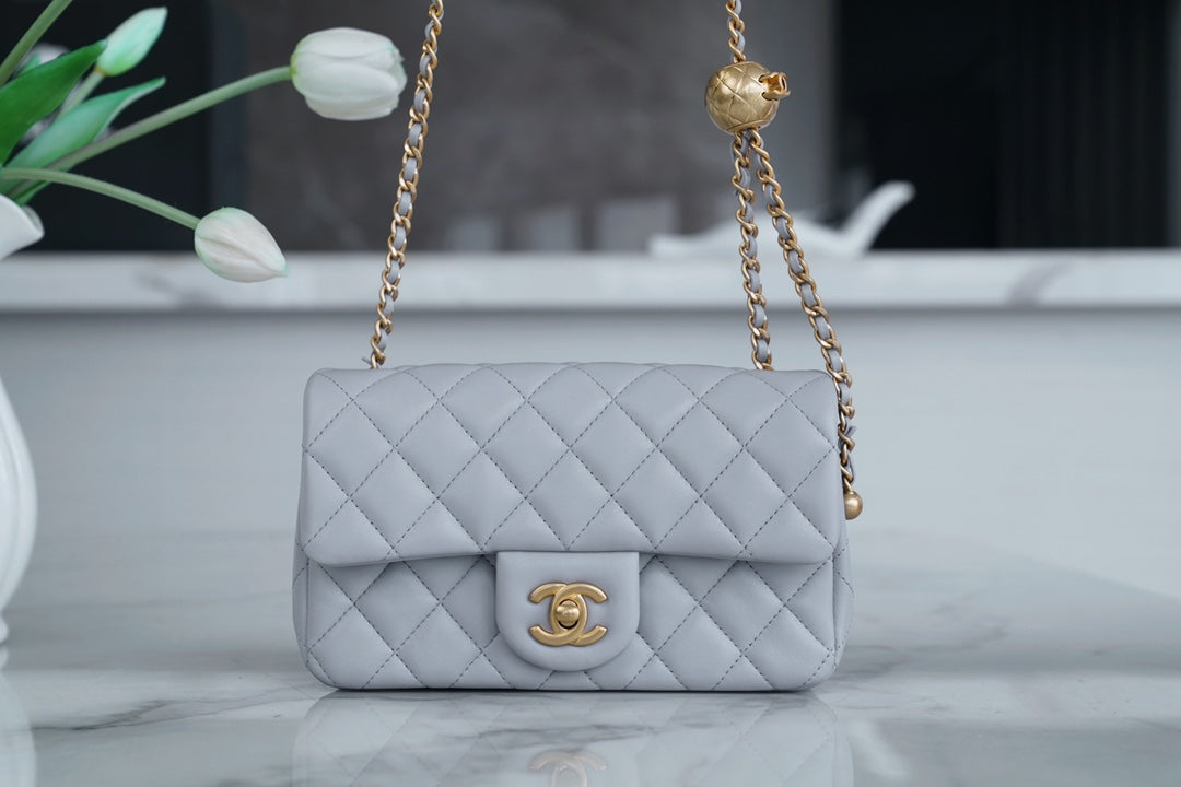 CHANEL 23C 金属球Mini 正品皮 浅灰