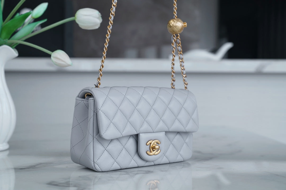 CHANEL 23C 金属球Mini 正品皮 浅灰
