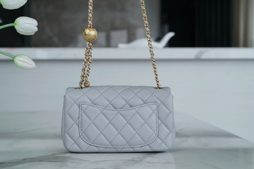 CHANEL 23C 金属球Mini 正品皮 浅灰