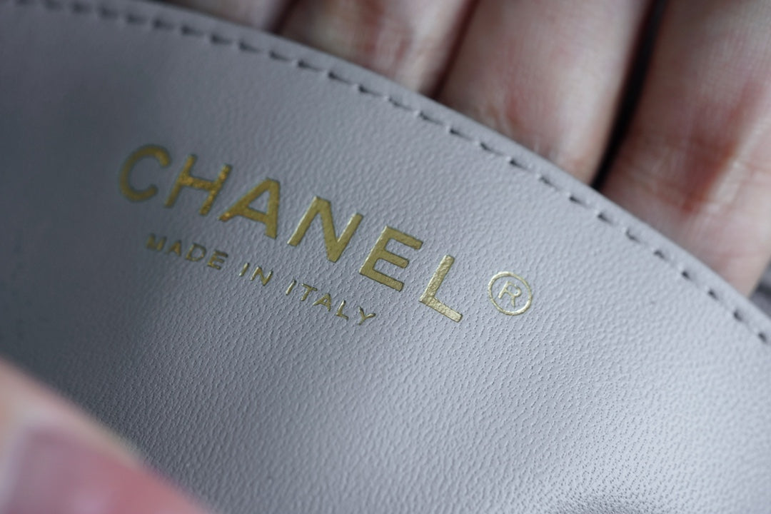 CHANEL 23C 金属球Mini 正品皮 浅灰