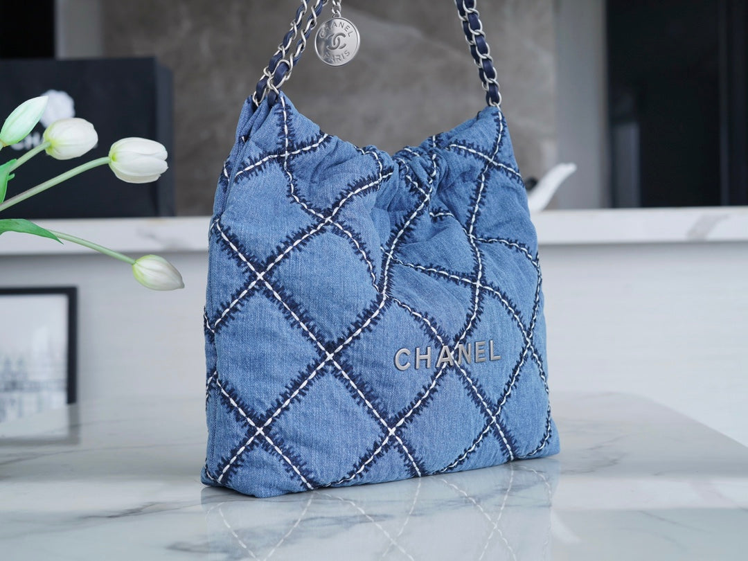 CHANEL 𝟐𝟒𝐩 春夏新款牛仔  𝟐𝟐bag 小号