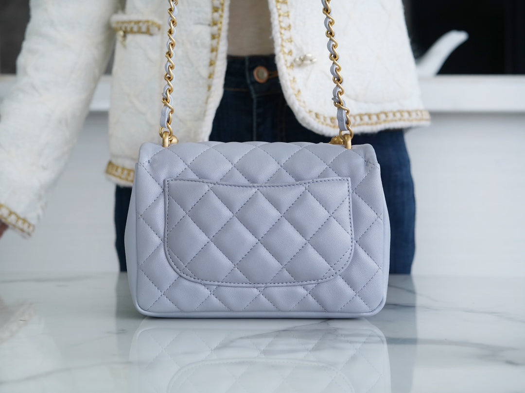 CHANEL 𝟐𝟒𝐩  珍珠链 方胖子 浅灰蓝