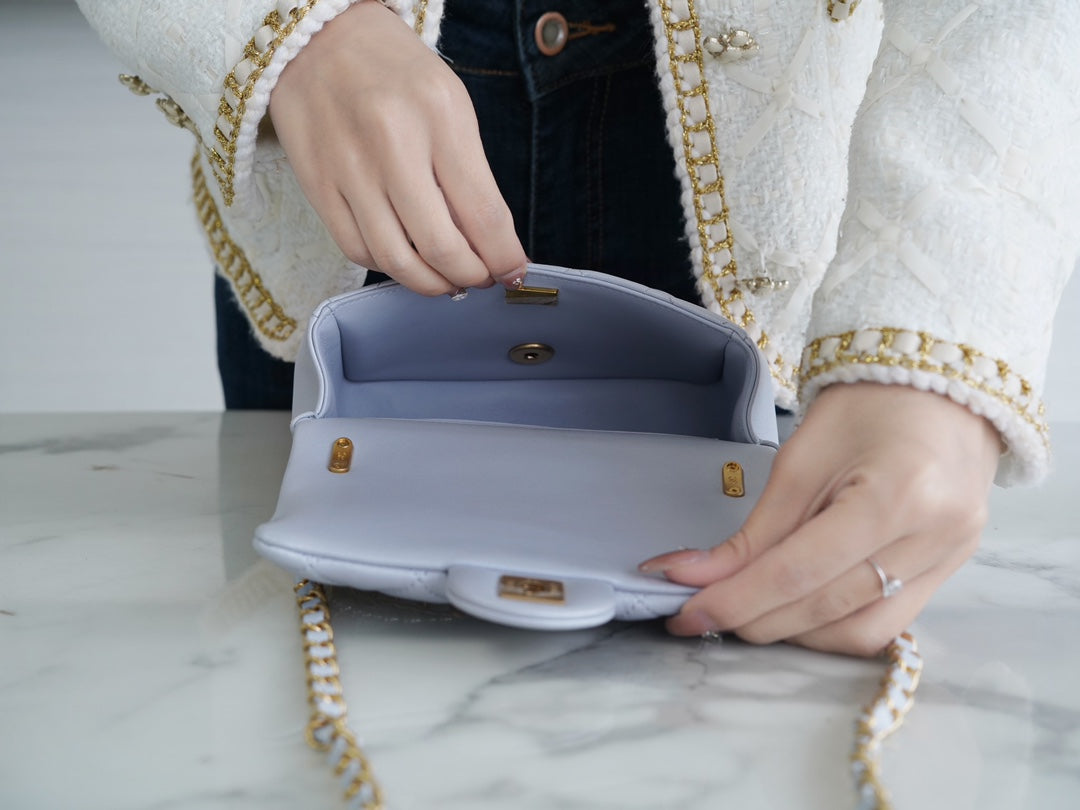 CHANEL 𝟐𝟒𝐩  珍珠链 方胖子 浅灰蓝