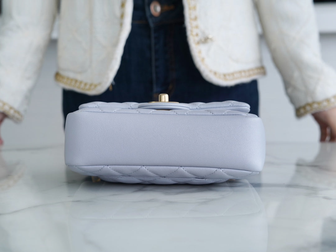 CHANEL 𝟐𝟒𝐩  珍珠链 方胖子 浅灰蓝