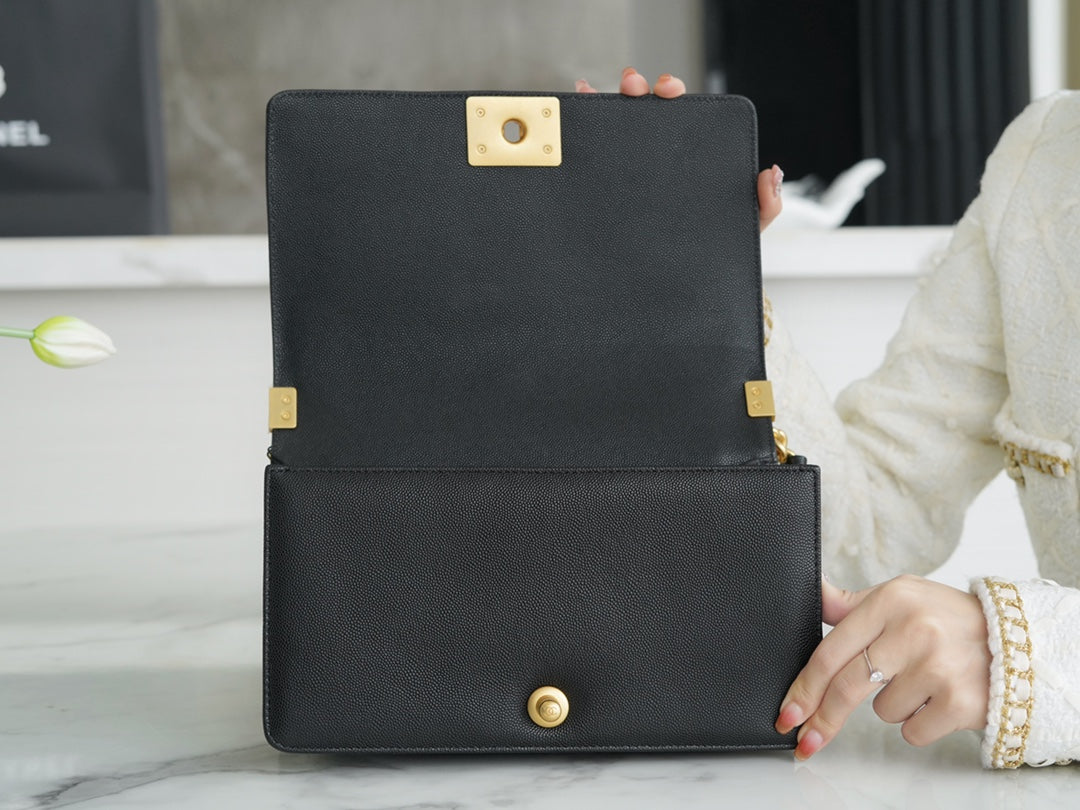 CHANEL 𝗟𝗲𝗯𝗼𝘆 正品皮小球纹 黑金中号