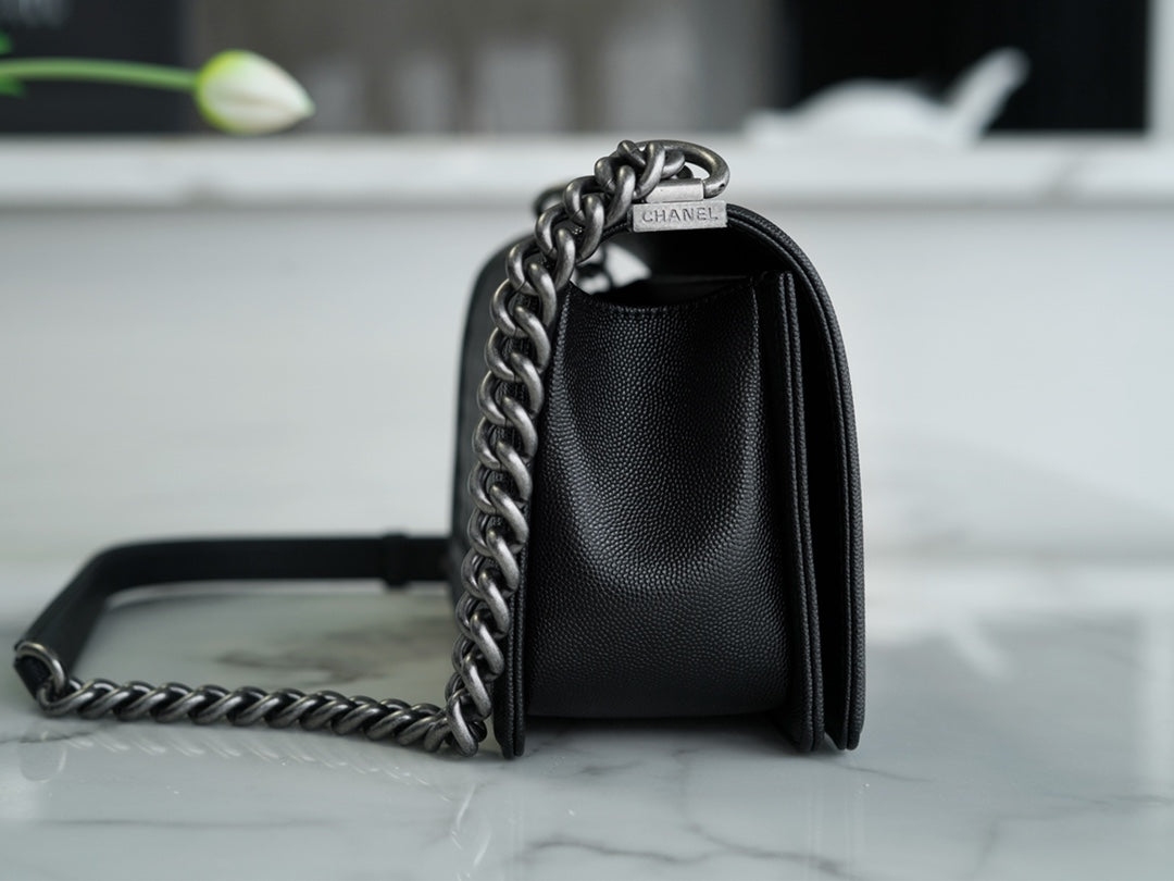 CHANEL 𝗟𝗲𝗯𝗼𝘆 正品皮小球纹 黑银中号