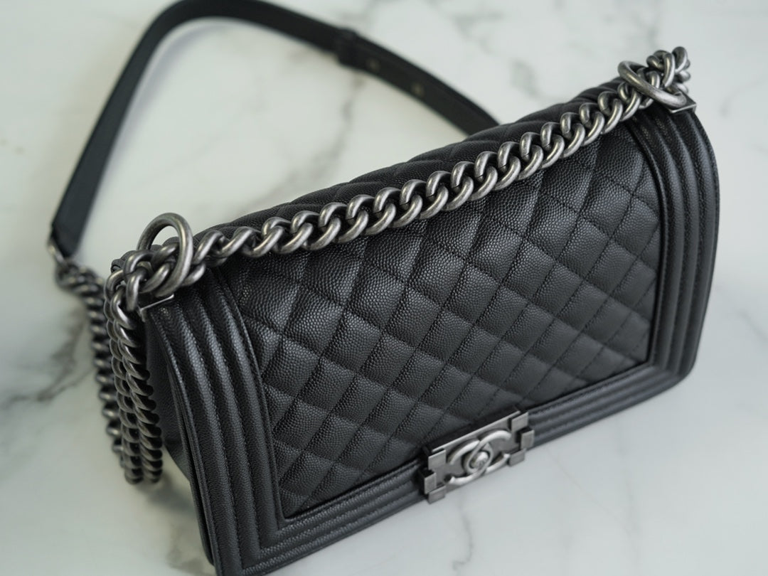 CHANEL 𝗟𝗲𝗯𝗼𝘆 正品皮小球纹 黑银中号