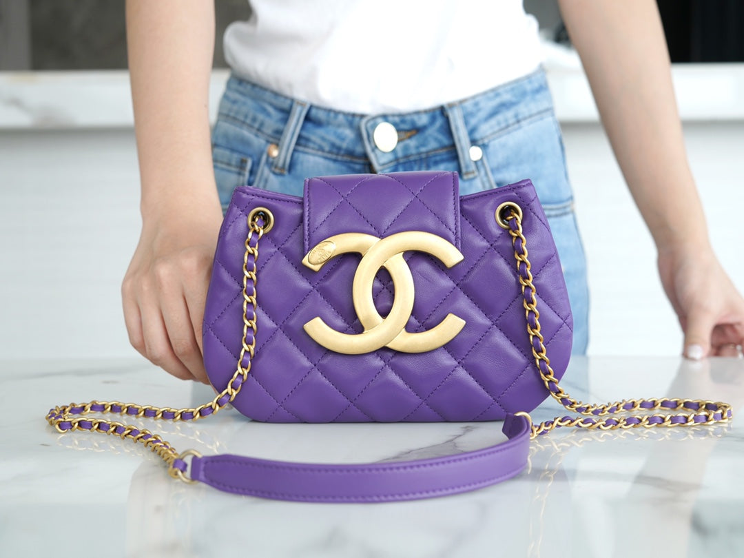 CHANEL 𝟐𝟒𝐂复古大𝒍𝒐𝒈𝒐  邮差包