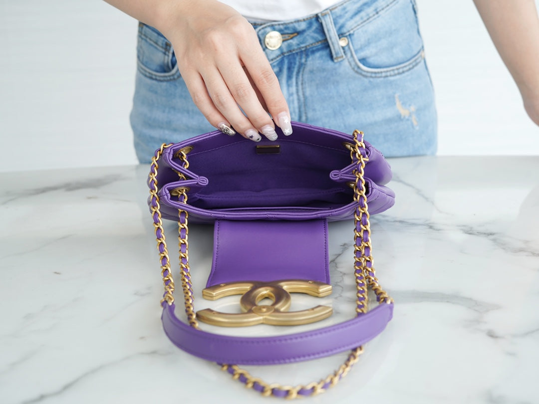 CHANEL 𝟐𝟒𝐂复古大𝒍𝒐𝒈𝒐  邮差包