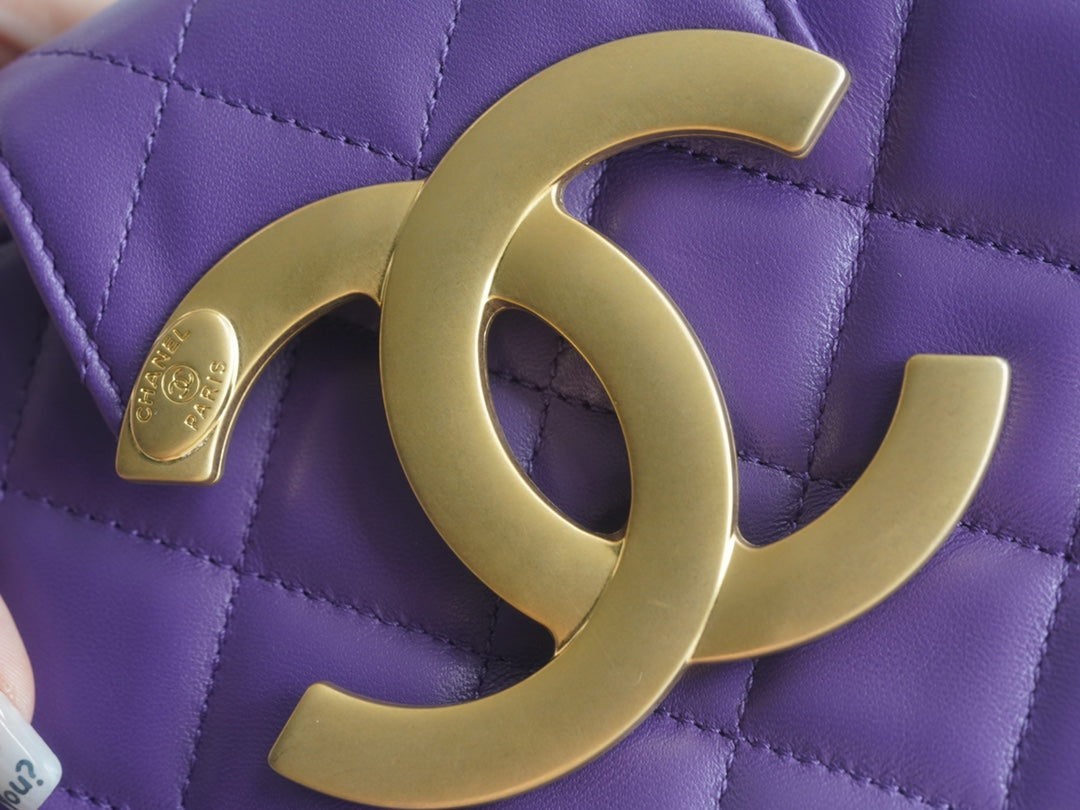 CHANEL 𝟐𝟒𝐂复古大𝒍𝒐𝒈𝒐  邮差包