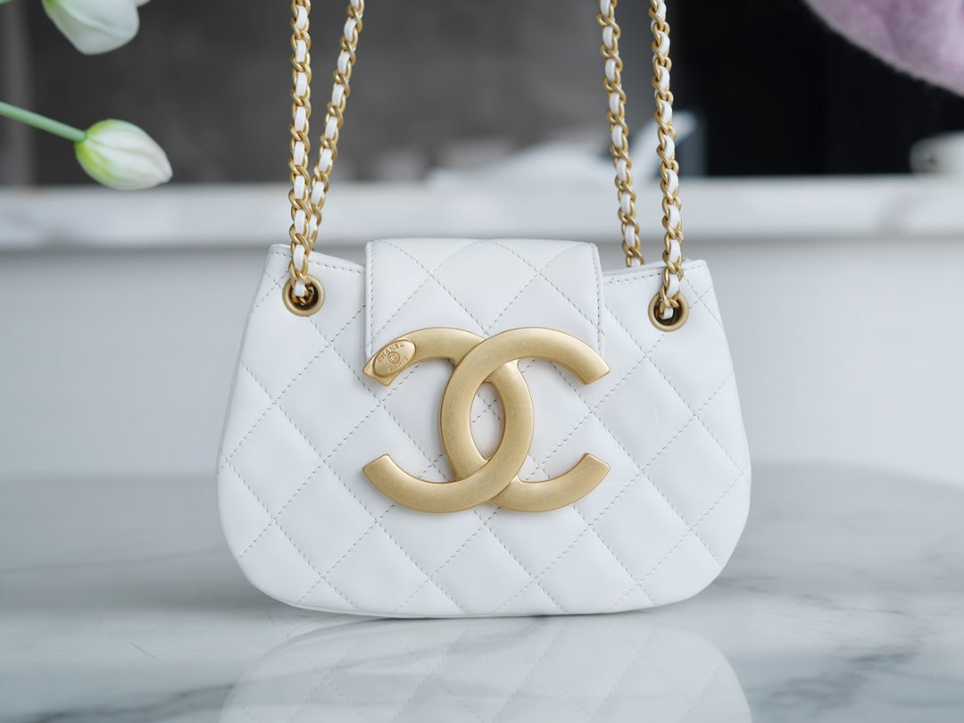 CHANEL 𝟐𝟒𝐂复古大𝒍𝒐𝒈𝒐  邮差包 小号 白色
