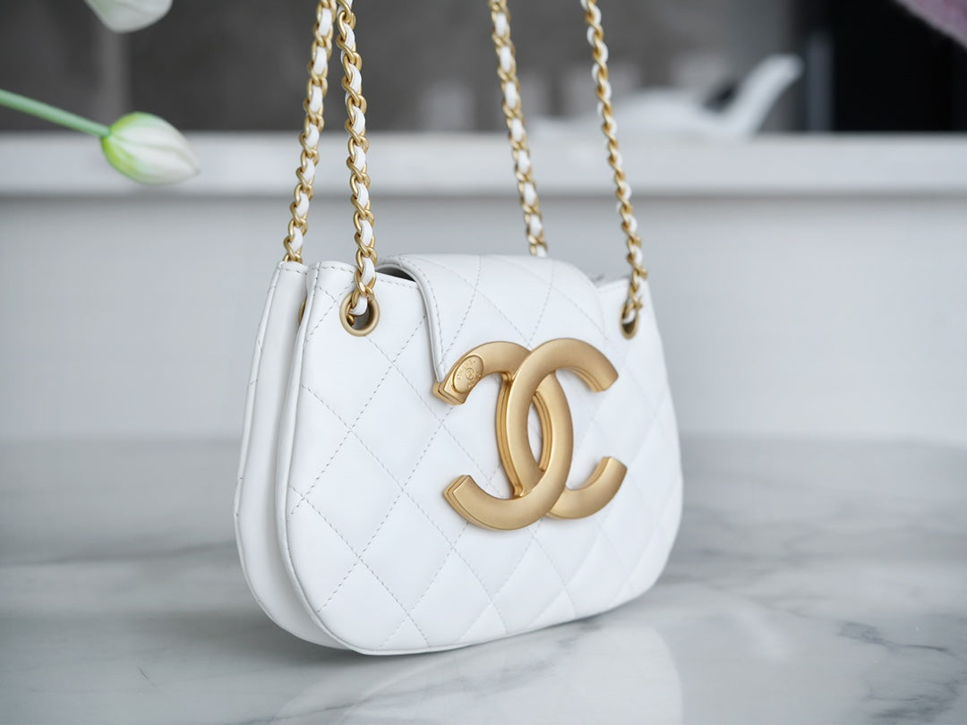 CHANEL 𝟐𝟒𝐂复古大𝒍𝒐𝒈𝒐  邮差包 小号 白色