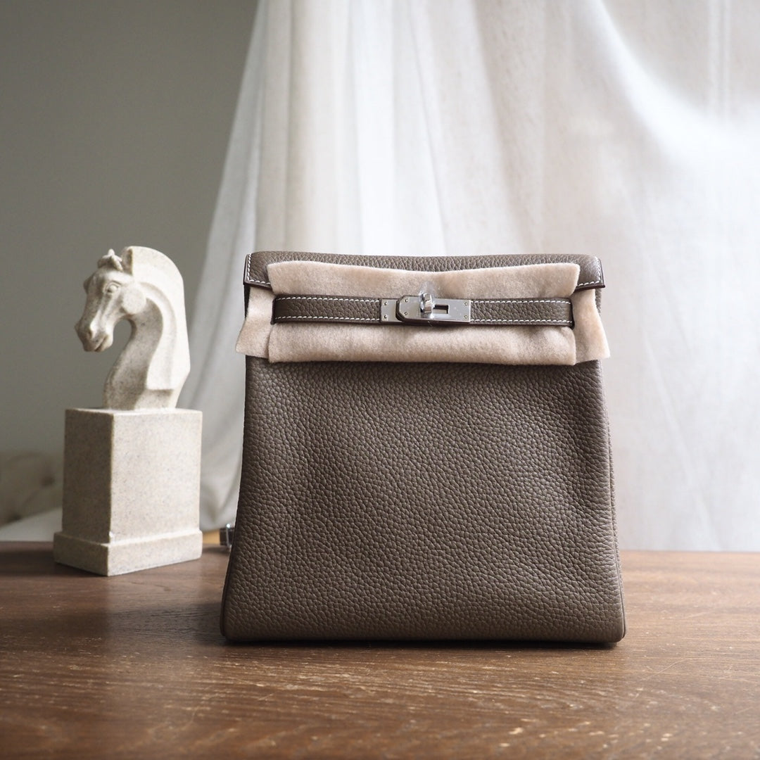 Hermes Kell ado 22cm 18/大象灰/EtouPe Clemence leather Palladium hardware