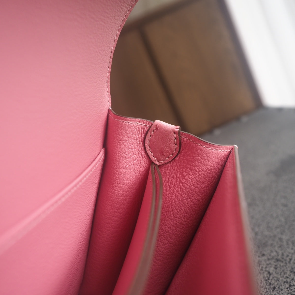 Hermes Roulis 19cm 94/陶瓷粉/Terre cuite Ostrich leather Palladium hardware