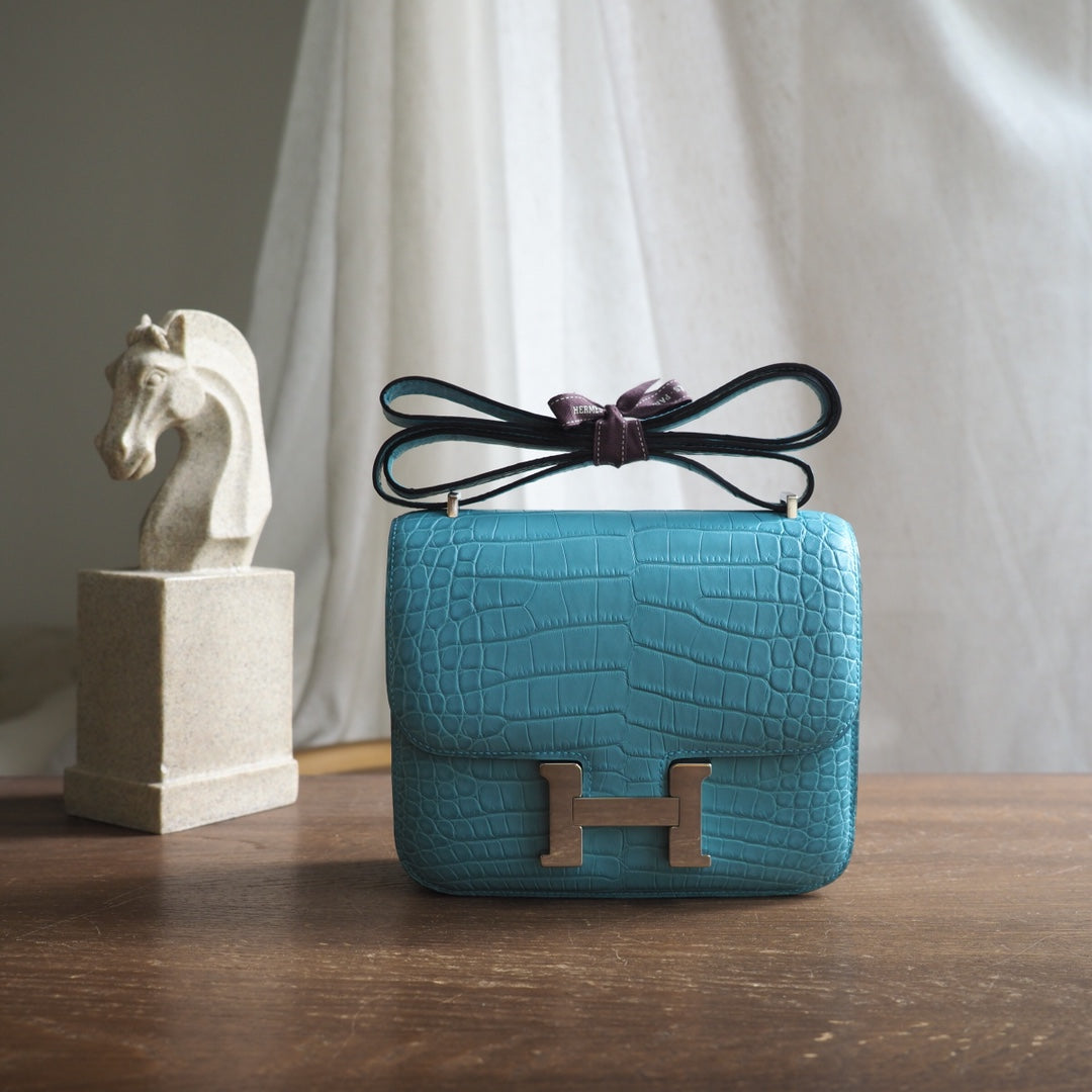 Hermes Constance 19cm 08/圣杯蓝/Blue pale Coro leather Palladium hardware