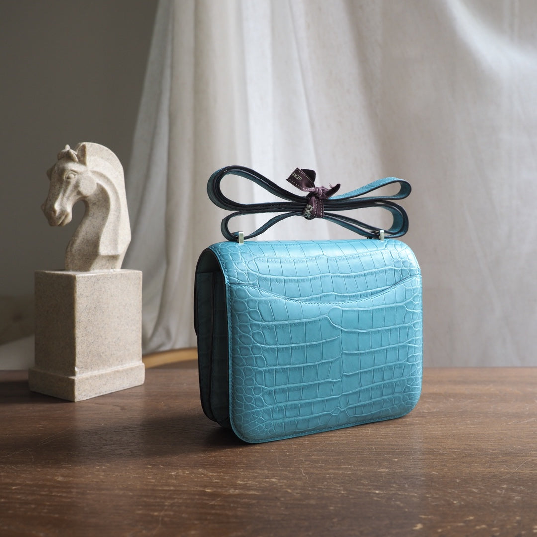 Hermes Constance 19cm 08/圣杯蓝/Blue pale Coro leather Palladium hardware