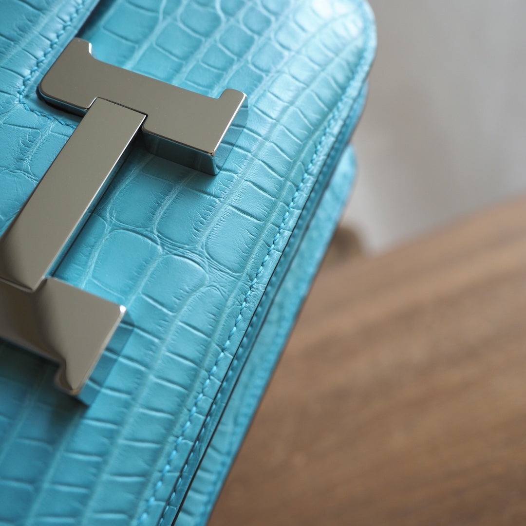 Hermes Constance 19cm 08/圣杯蓝/Blue pale Coro leather Palladium hardware