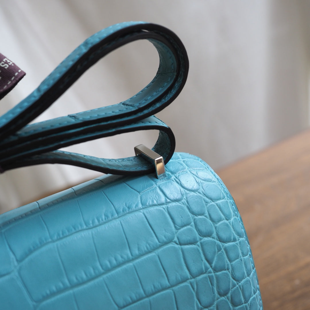 Hermes Constance 19cm 08/圣杯蓝/Blue pale Coro leather Palladium hardware