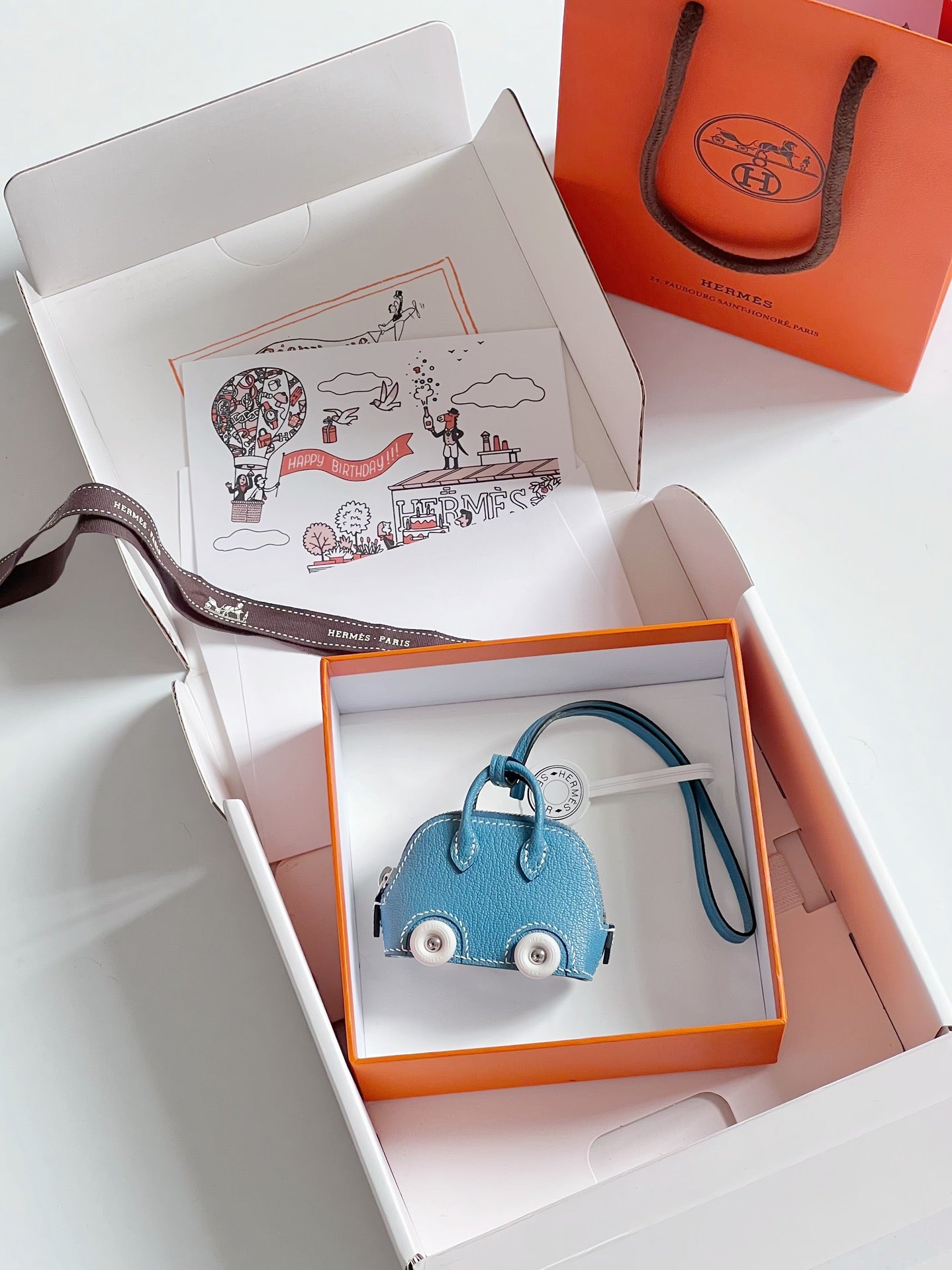 Hermes pendant Bolide on Wheels