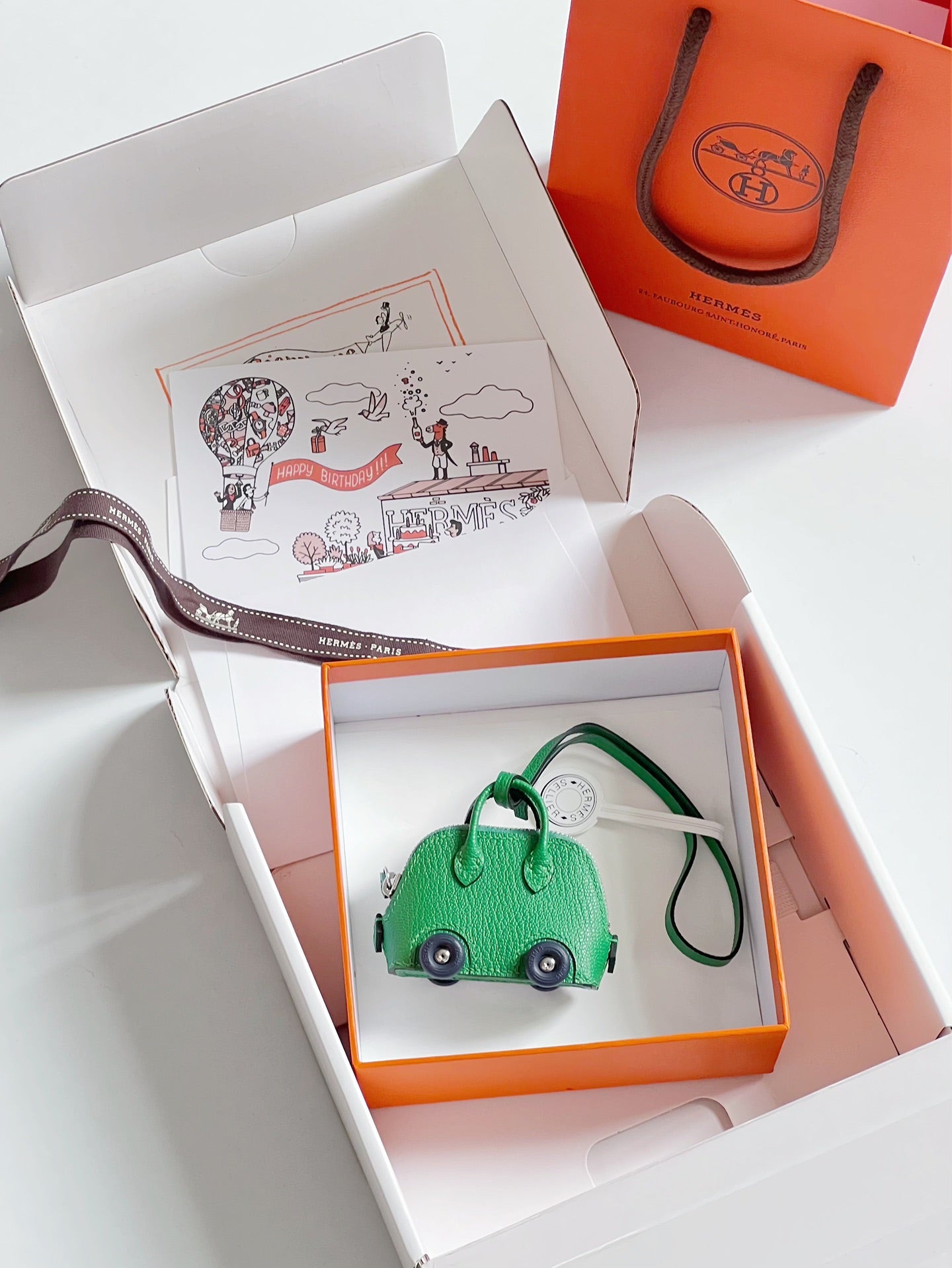 Hermes pendant Bolide on Wheels