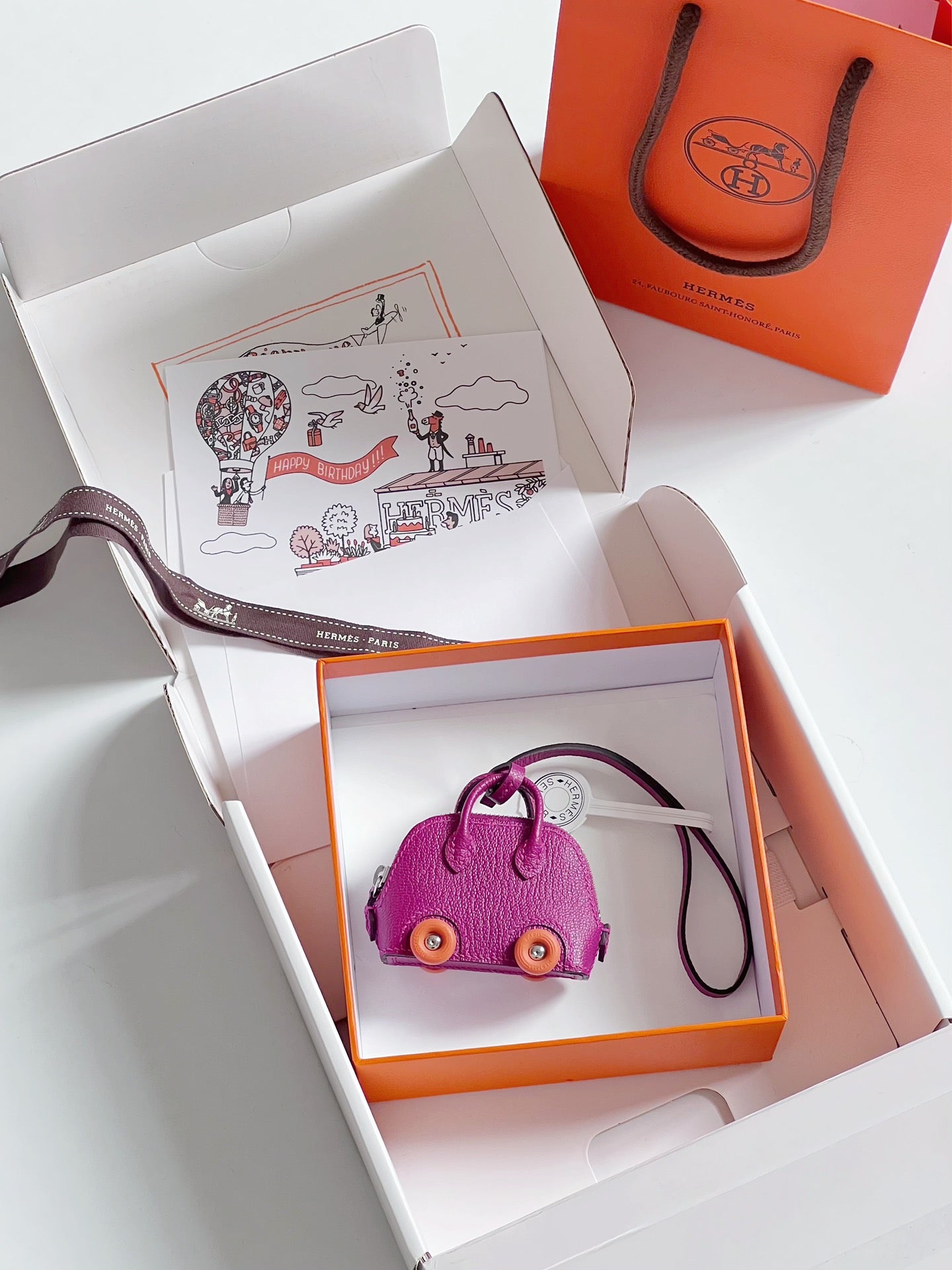 Hermes pendant Bolide on Wheels