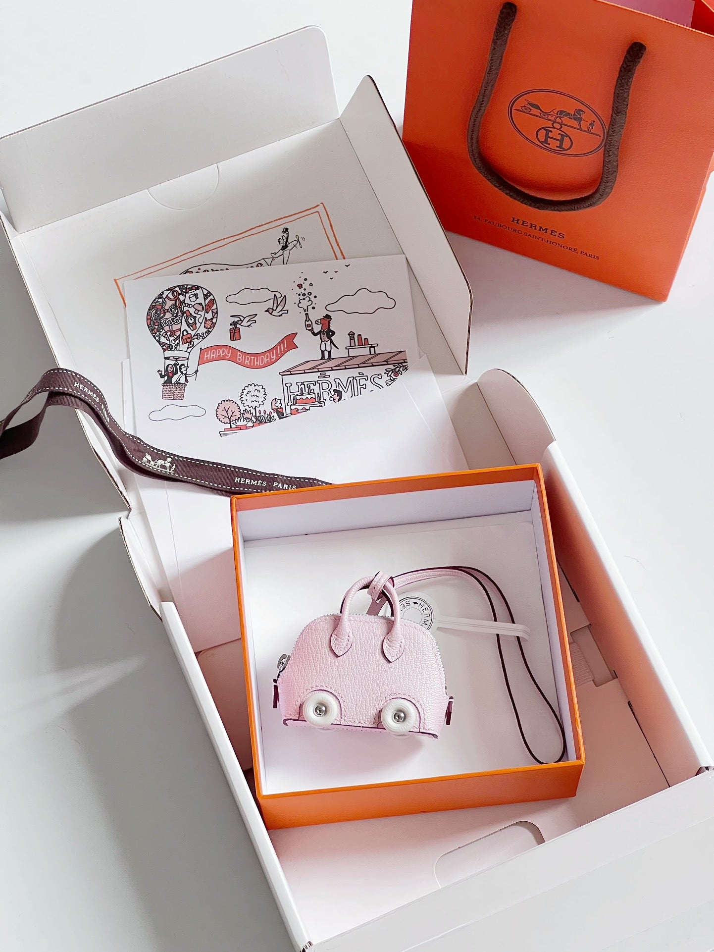Hermes pendant Bolide on Wheels