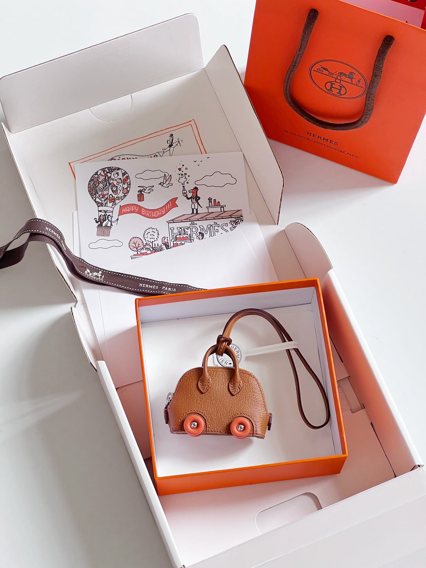 Hermes pendant Bolide on Wheels