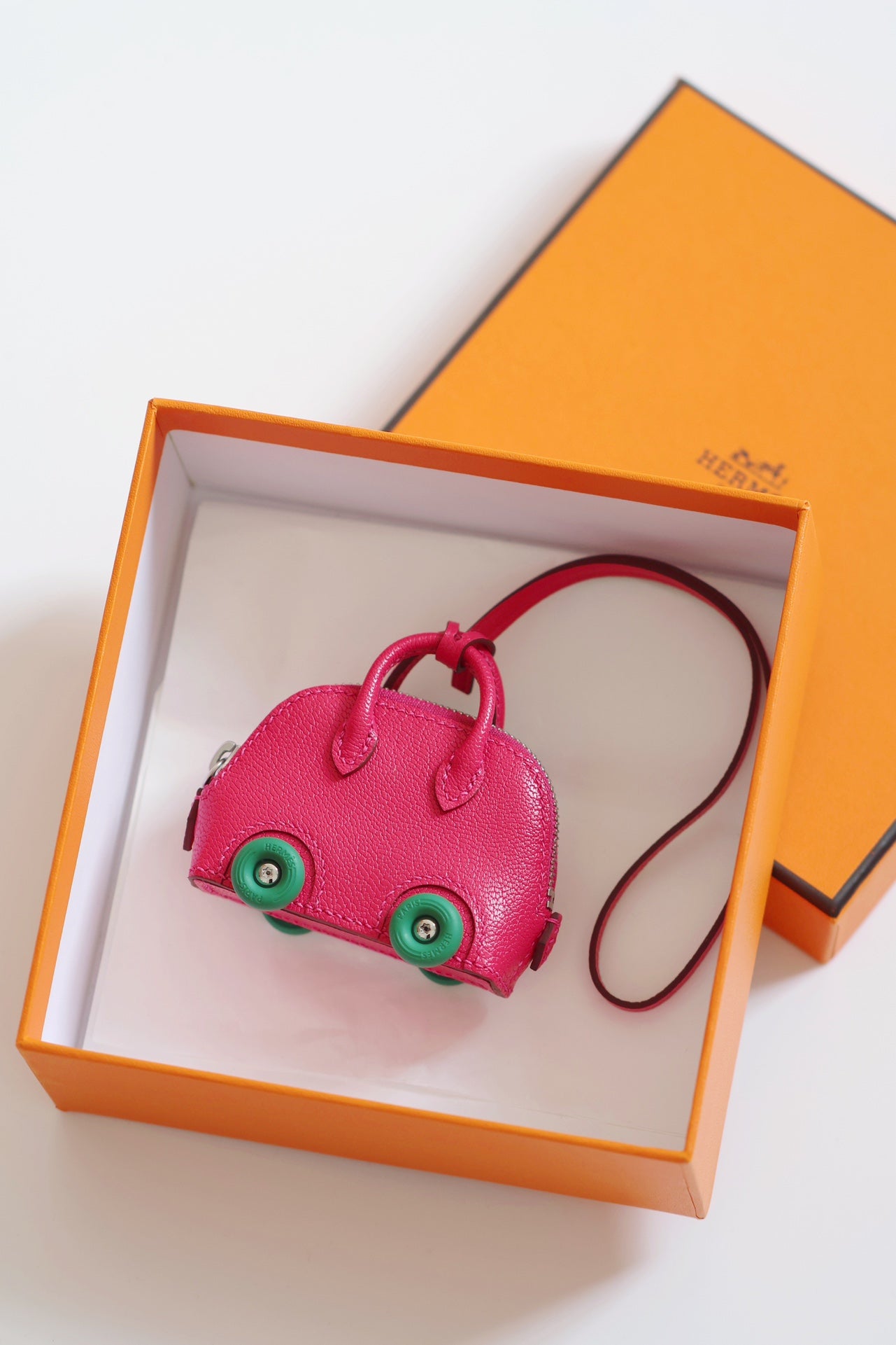 Hermes pendant Bolide on Wheels