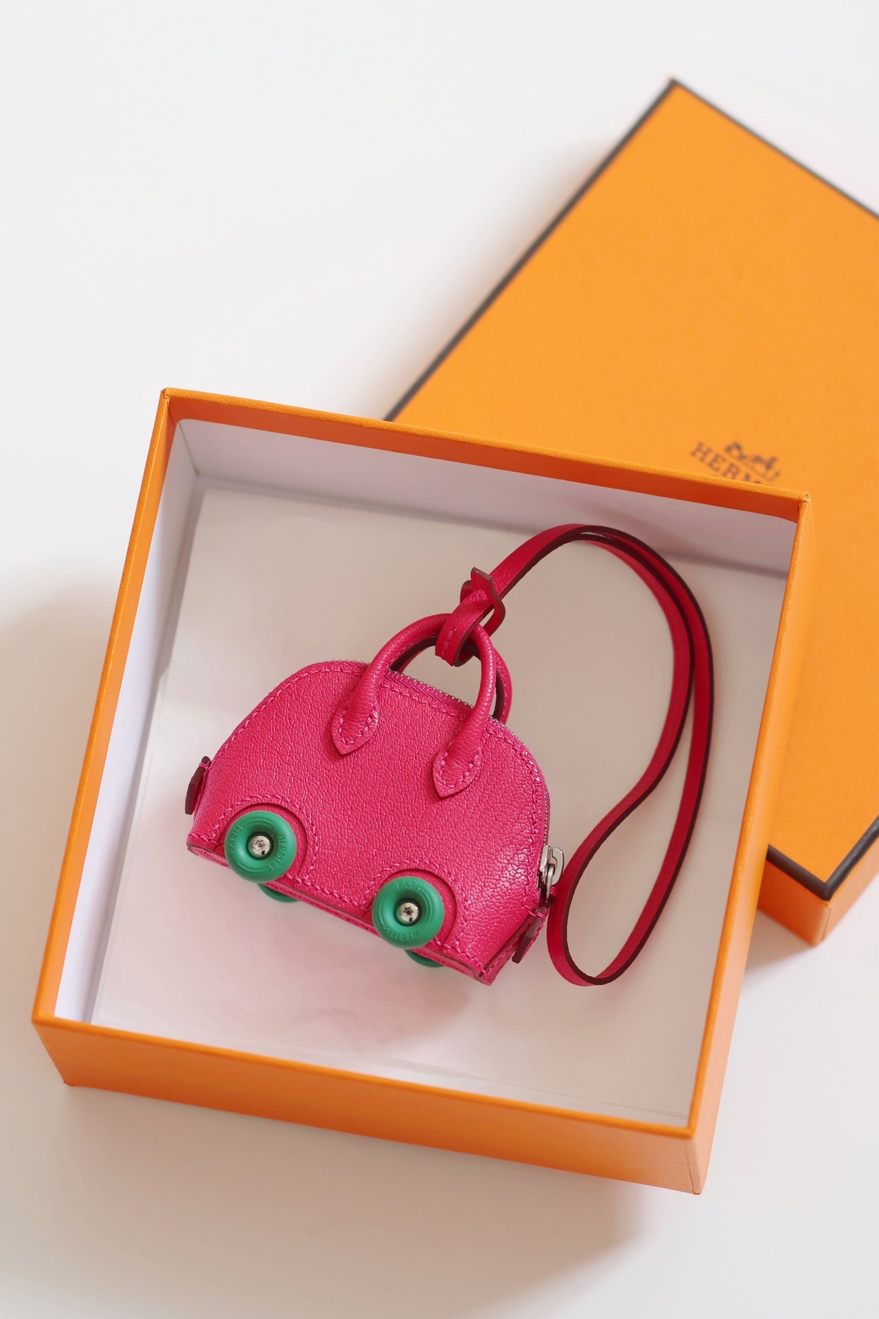 Hermes pendant Bolide on Wheels